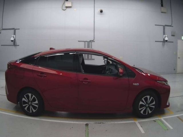 TOYOTA PRIUS PHV 2018