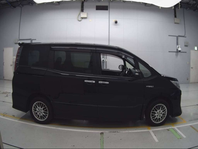 TOYOTA NOAH 2020