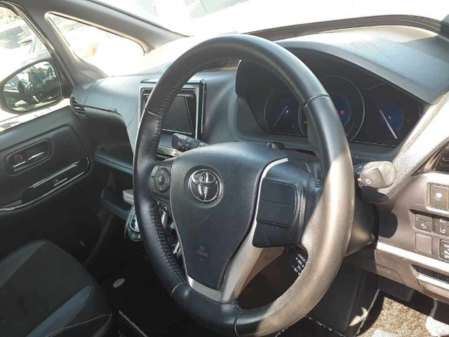 TOYOTA NOAH 2020