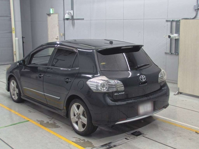 TOYOTA BLADE 2010