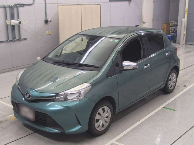 TOYOTA VITZ 2015