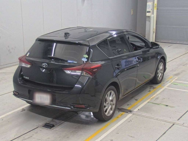 TOYOTA AURIS 2016
