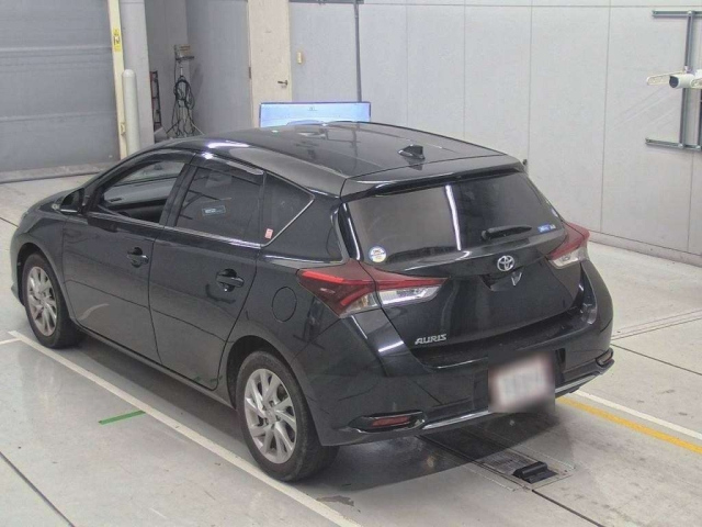 TOYOTA AURIS 2016