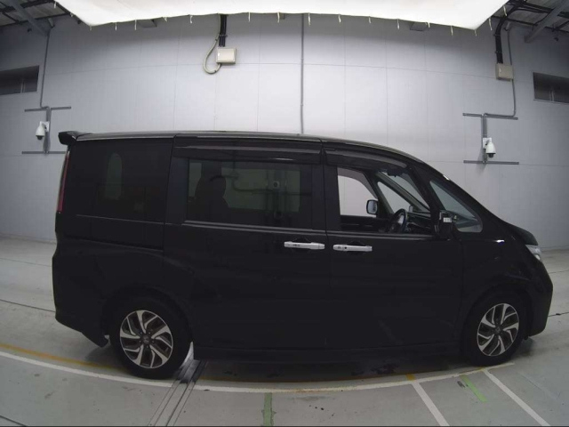 HONDA STEP WAGON 2016