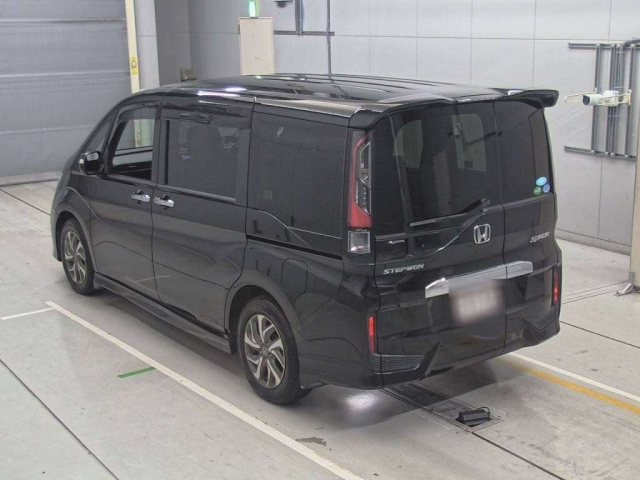 HONDA STEP WAGON 2016