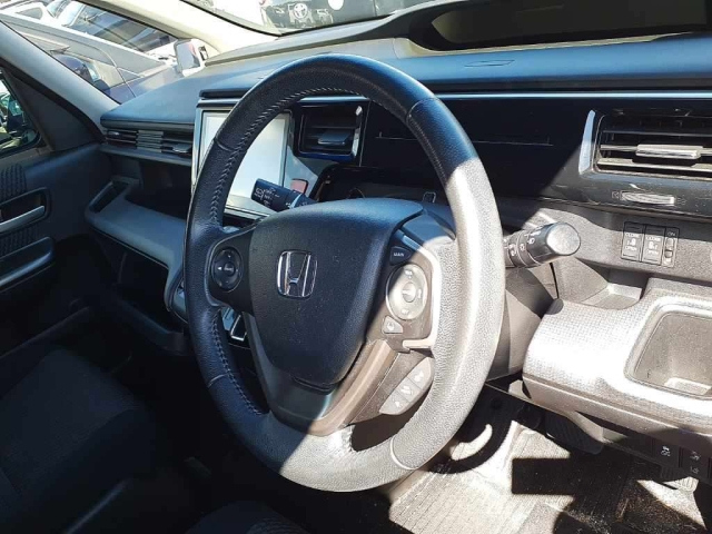 HONDA STEP WAGON 2016