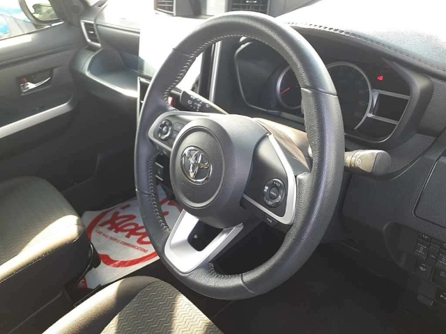 TOYOTA ROOMY 2023