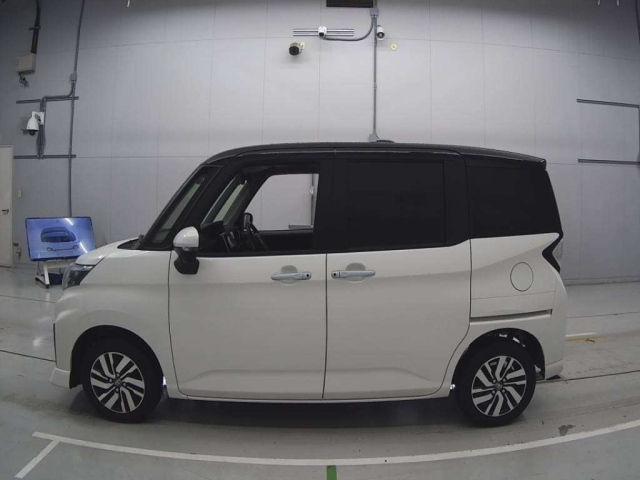 TOYOTA ROOMY 2023