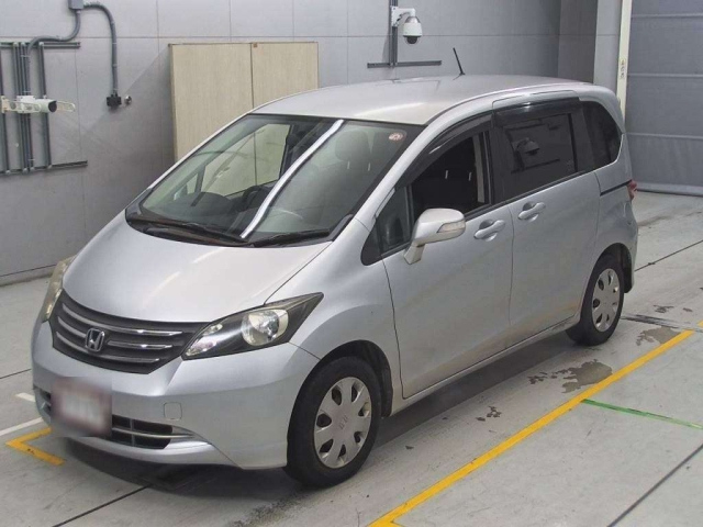 HONDA FREED 2010
