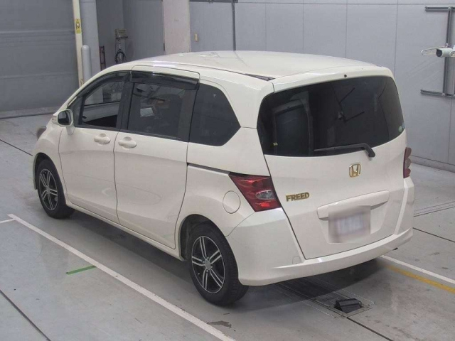 HONDA FREED 2009