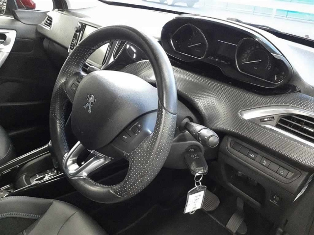 PEUGEOT 2008 2019