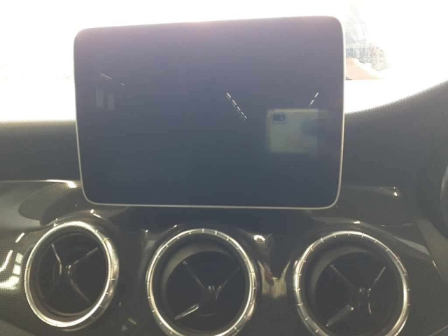 MERCEDES BENZ CLA CLASS 2018