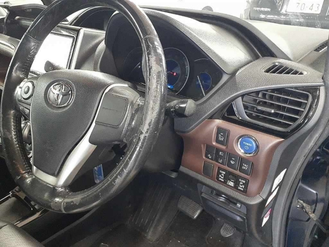 TOYOTA ESQUIRE 2017