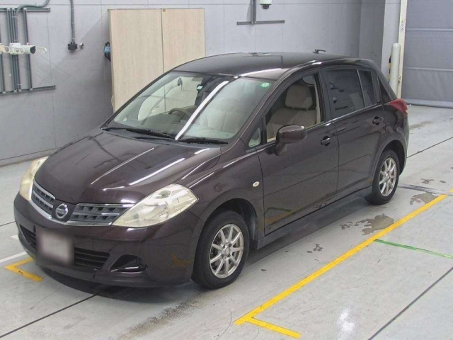 NISSAN TIIDA 2011