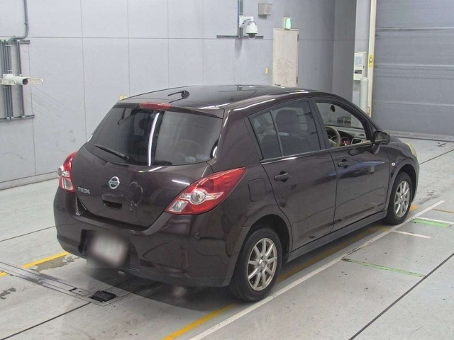 NISSAN TIIDA 2011
