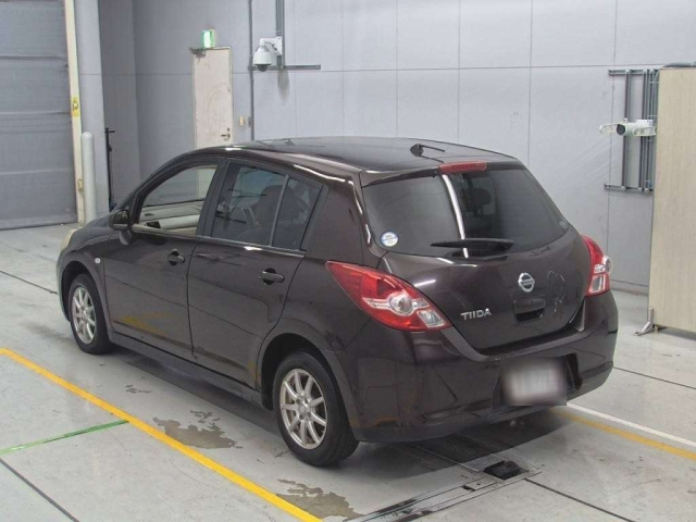 NISSAN TIIDA 2011