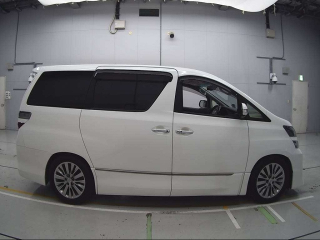 TOYOTA VELLFIRE 2014
