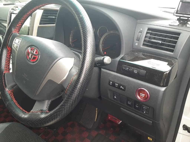 TOYOTA VELLFIRE 2014