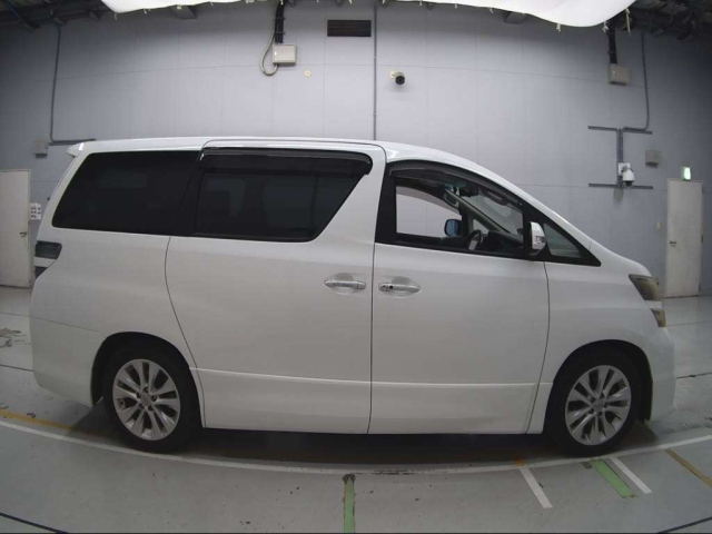 TOYOTA VELLFIRE 2010