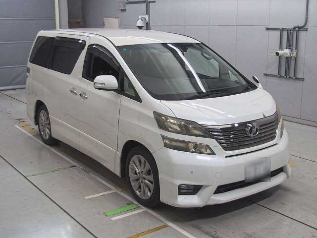 TOYOTA VELLFIRE 2010