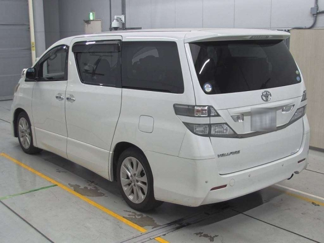 TOYOTA VELLFIRE 2010