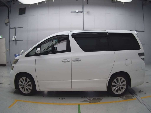 TOYOTA VELLFIRE 2010
