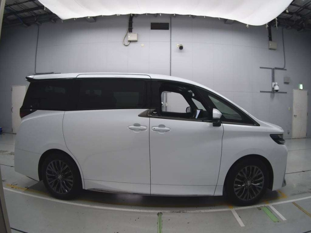 TOYOTA VELLFIRE 2023