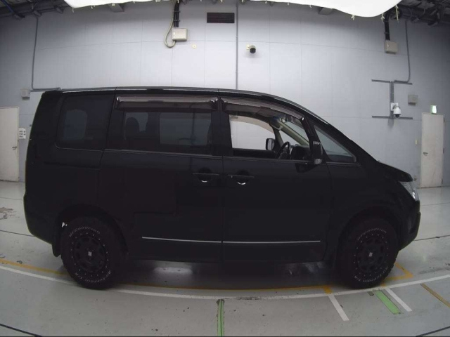 MITSUBISHI DELICA D5 2017