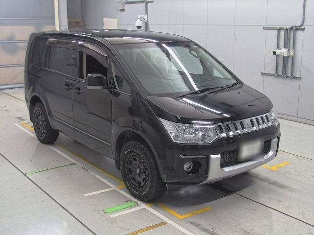 MITSUBISHI DELICA D5 2017