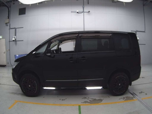 MITSUBISHI DELICA D5 2017