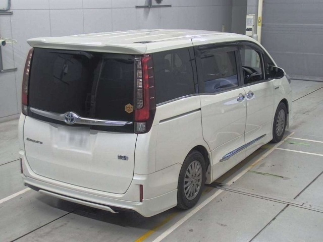 TOYOTA ESQUIRE 2016