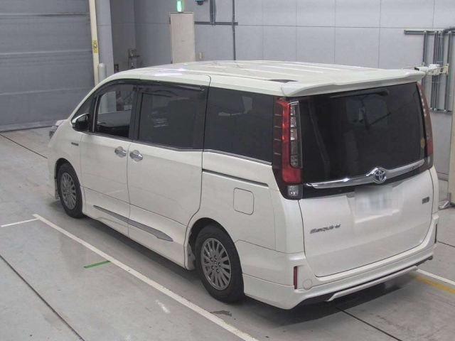 TOYOTA ESQUIRE 2016