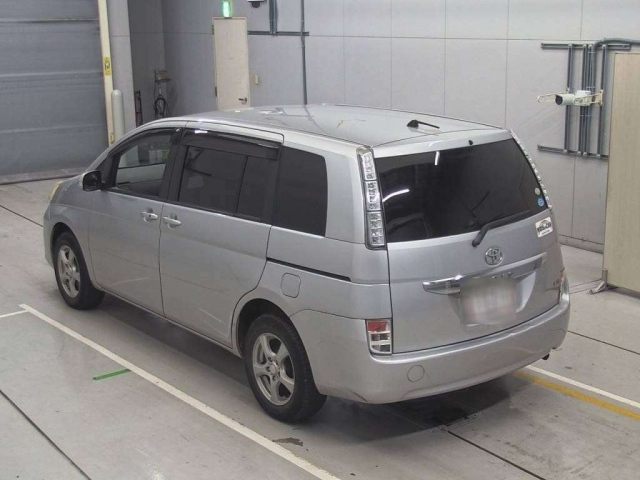 TOYOTA ISIS 2012