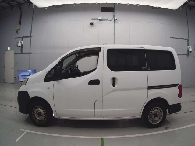 NISSAN NV200 2012