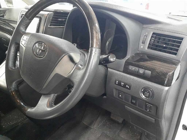 TOYOTA VELLFIRE 2012