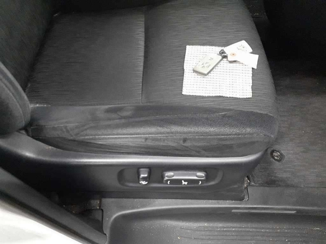 TOYOTA VELLFIRE 2012