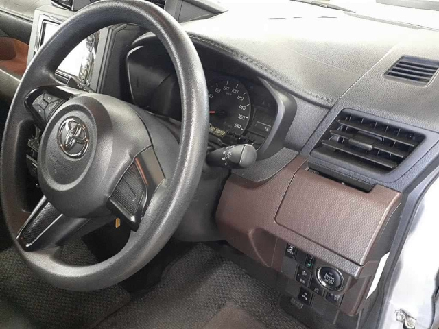 TOYOTA TANK 2019