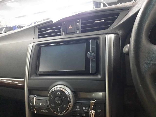 TOYOTA MARK X 2013