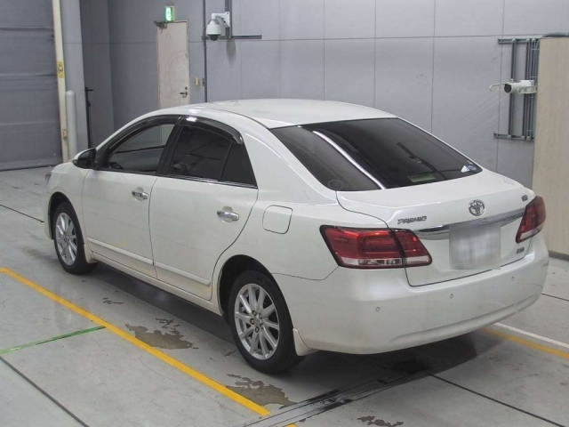 TOYOTA PREMIO 2016