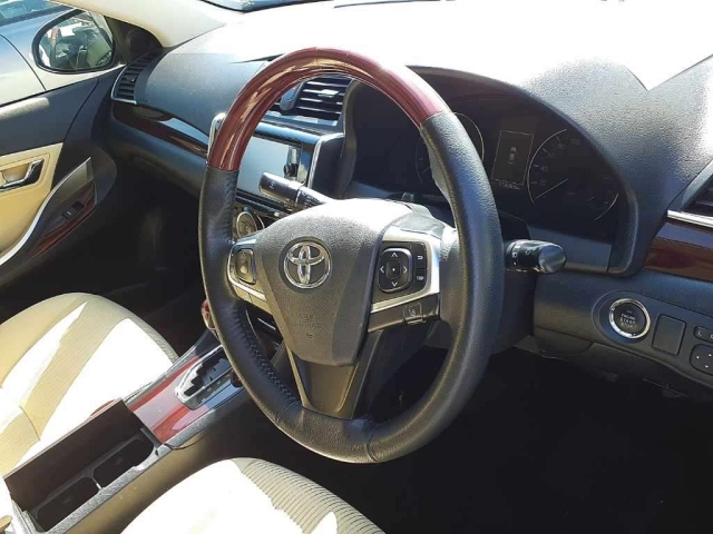 TOYOTA PREMIO 2016