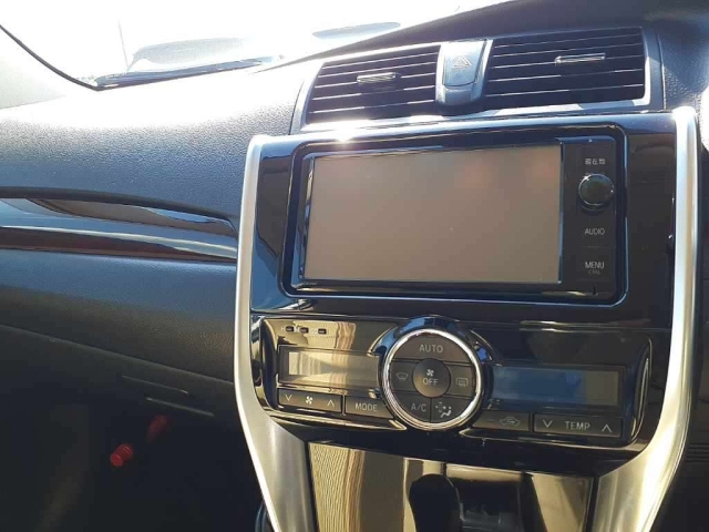 TOYOTA PREMIO 2016