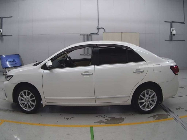 TOYOTA PREMIO 2016