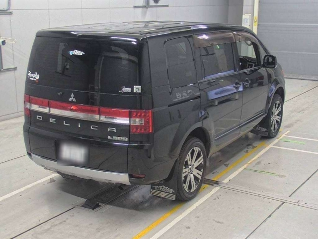 MITSUBISHI DELICA D5 2013
