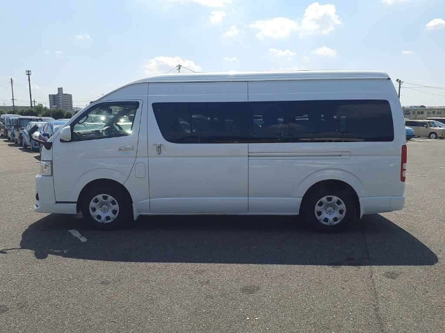 TOYOTA HIACE 2018