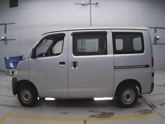 TOYOTA LITE ACE VAN 2013