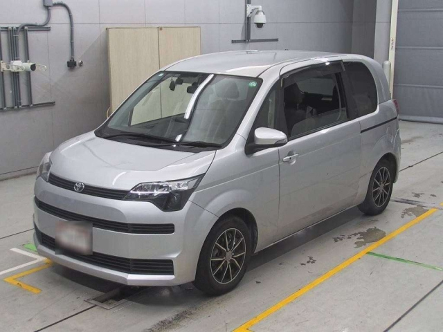 TOYOTA SPADE 2015