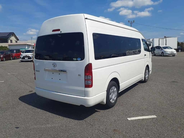 TOYOTA HIACE 2018