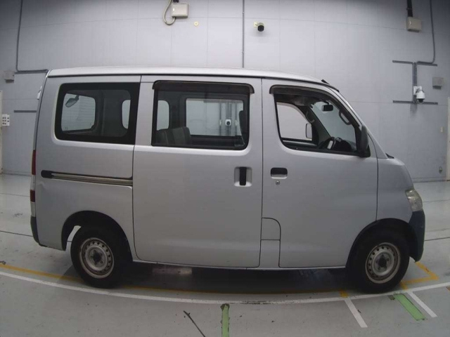 TOYOTA LITE ACE VAN 2013