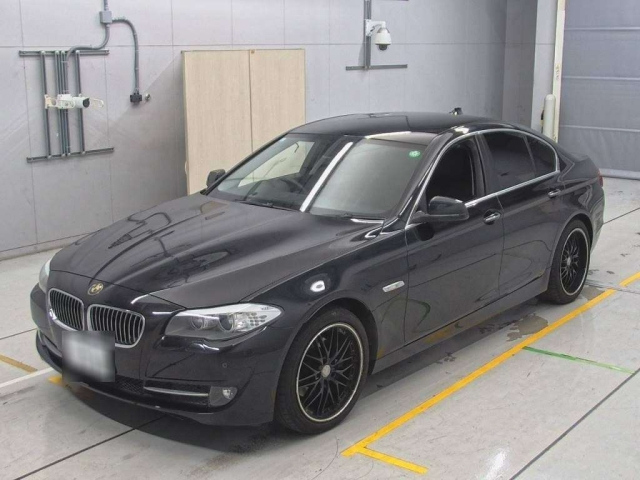 BMW 5 SERIES 2013