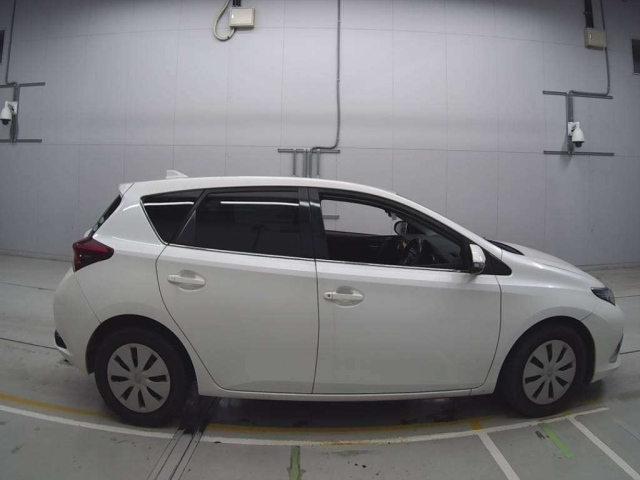 TOYOTA AURIS 2015